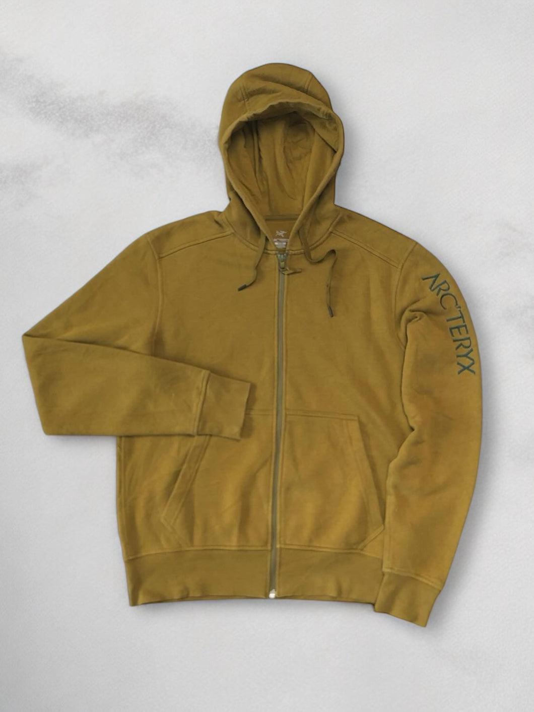 Arc’teryx Hoodie (M)